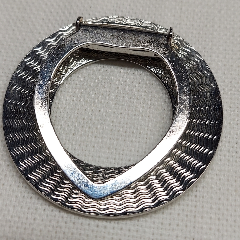 Lieba U.S.A. silver-tone Round scarf clip  Stunning Vintage 1.5" - Picture 6 of 8